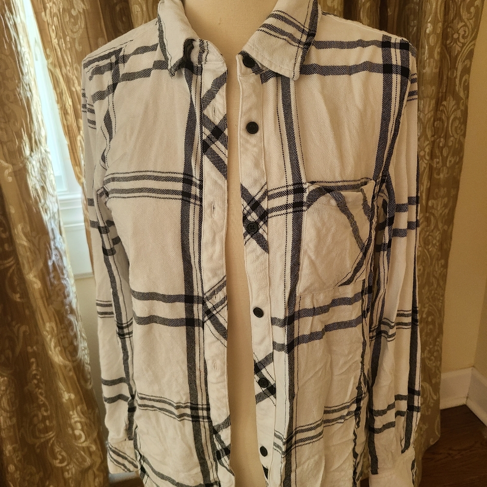 Rails button up size M